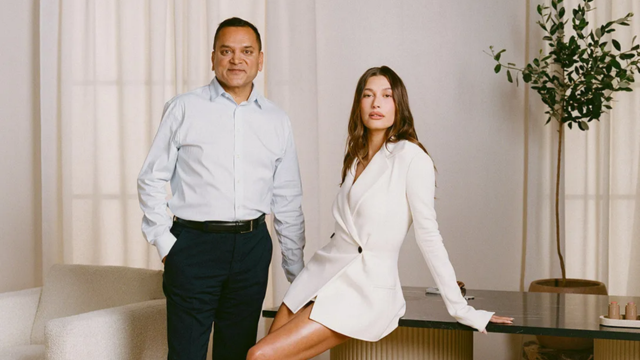 Rhode : la marque d'Hailey Bieber rejoint elf Beauty dans un deal à 1 milliard de dollars - The Beauty Analyst