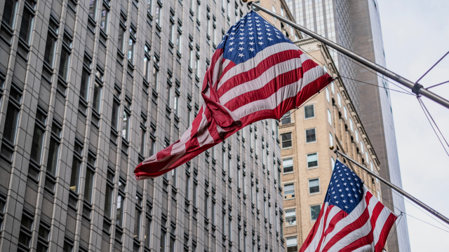 Droits de douane américains : 10 900 emplois menacés dans la cosmétique française - The Beauty Analyst