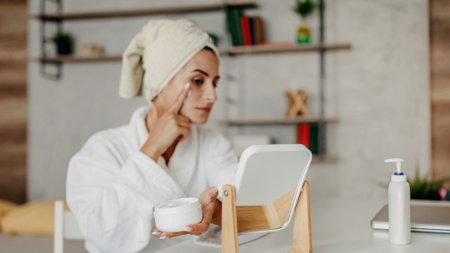 Anti-âge en France les enseignements clés du rapport YouGov 2026 - The Beauty Analyst